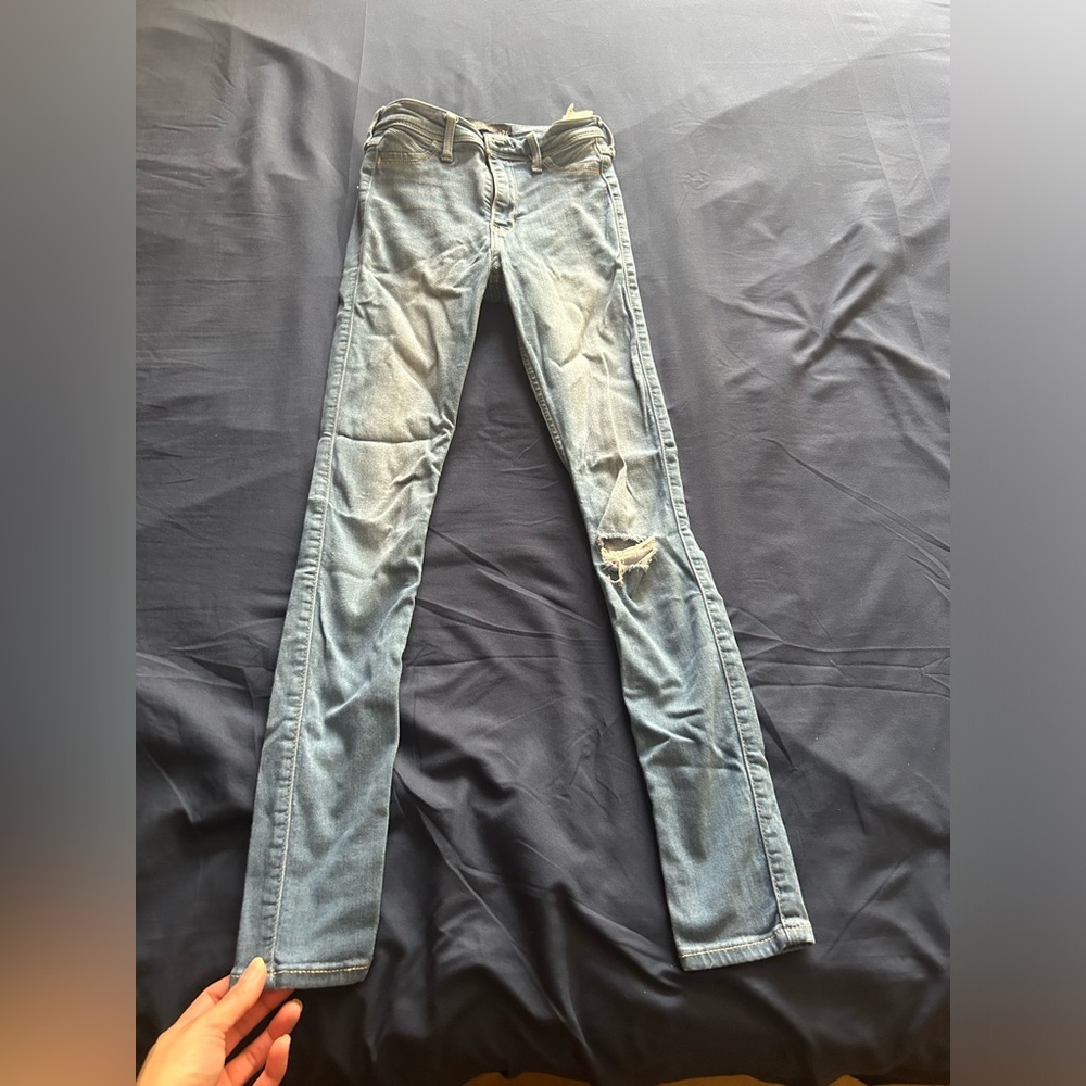 Hollister jeans size 0 w 24